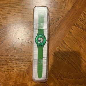 Green gender neutral Swatch